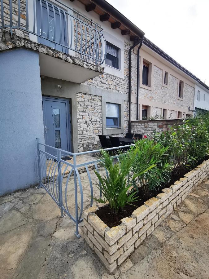 Meressa Paolia Apartments Novigrad  Luaran gambar